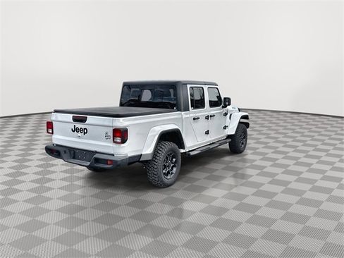 Used 2023 Jeep Gladiator Willys image 8