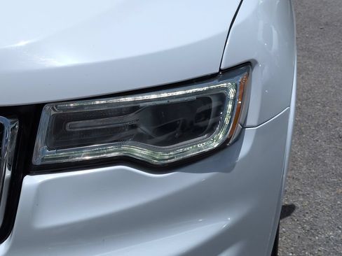 Used 2018 Jeep Grand Cherokee Overland RWD image 10