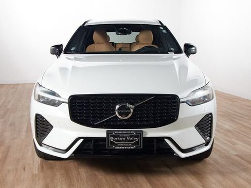 Used 2024 Volvo XC60 B5 Ultimate w/ Protection Package Premier AWD/4WD image 2