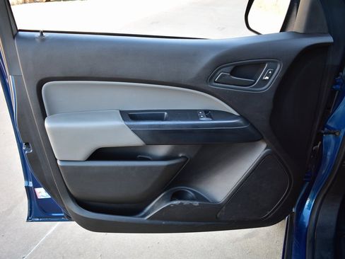 Used 2019 Chevrolet Colorado W/T image 12