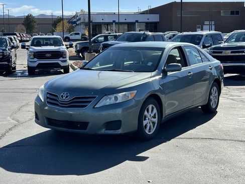 Used 2011 Toyota Camry LE image 8