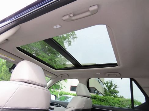 New 2025 Honda Pilot Touring image 16