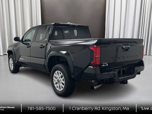 Used 2025 Toyota Tacoma SR5 AWD/4WD image 7