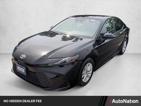 Used 2025 Toyota Camry LE FWD image 1
