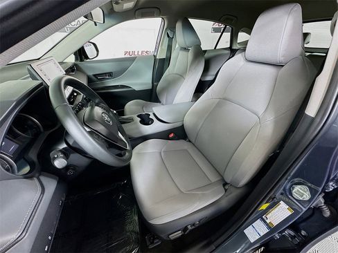 Used 2022 Toyota Venza LE image 20