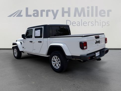 Used 2023 Jeep Gladiator Sport AWD/4WD image 4