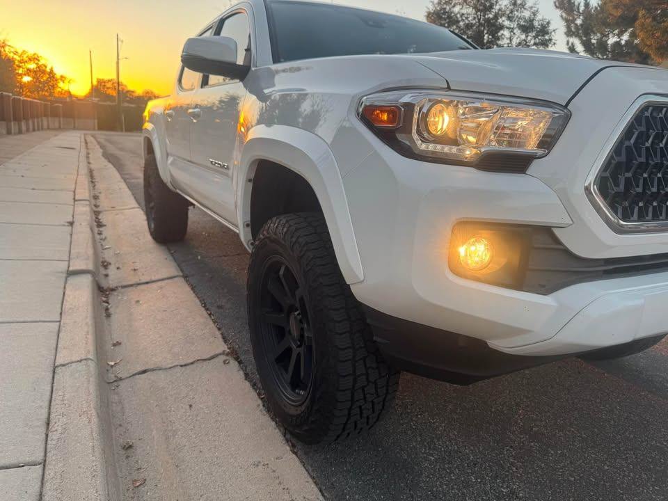 Used 2019 Toyota Tacoma TRD Sport AWD/4WD image 5