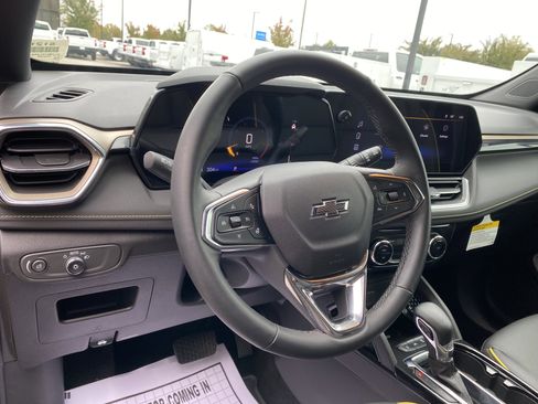 Used 2025 Chevrolet TrailBlazer ACTIV w/ Convenience Package image 17