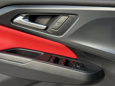 New 2026 Chevrolet Equinox EV RS image 18