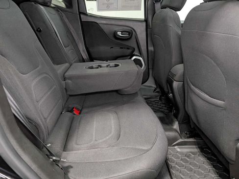 Used 2019 Jeep Renegade Latitude w/ Cold Weather Group AWD/4WD image 42
