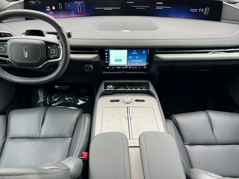 New 2025 Lincoln Navigator Reserve w/ Jet Appearance Package image 11