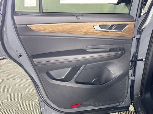 New 2026 Volkswagen Atlas SE image 18