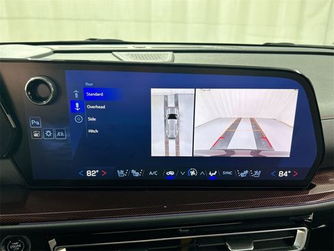 Used 2024 Chevrolet Traverse RS image 15