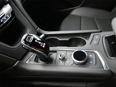 Used 2022 Cadillac XT5 Premium Luxury image 23