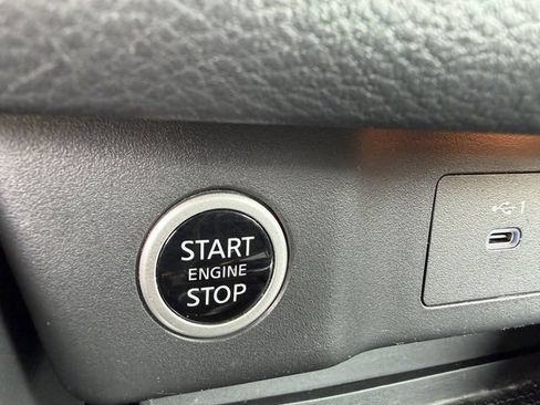 Used 2021 Nissan Rogue S FWD image 21
