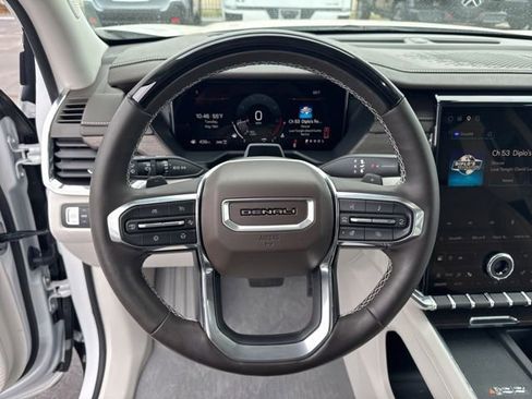 Used 2024 GMC Acadia Denali w/ Super Cruise Package AWD/4WD image 16