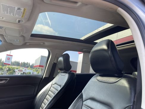 Used 2018 Ford Edge SEL w/ Equipment Group 201A AWD/4WD image 20