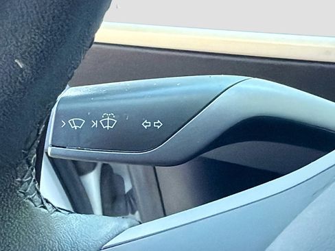Used 2020 Tesla Model 3 RWD image 17