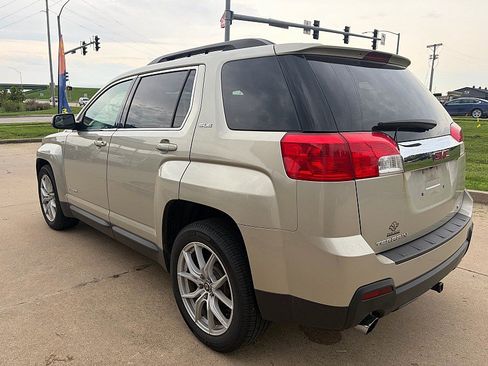 Used 2014 GMC Terrain SLE w/ Convenience Package AWD/4WD image 3