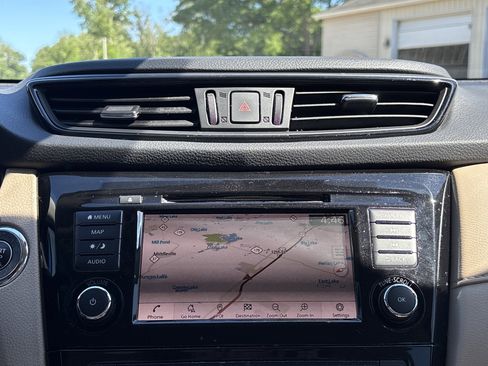 Used 2020 Nissan Rogue SV w/ Sun & Sound Touring Package AWD/4WD image 4