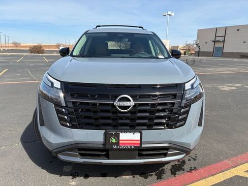 New 2026 Nissan Pathfinder Platinum image 9