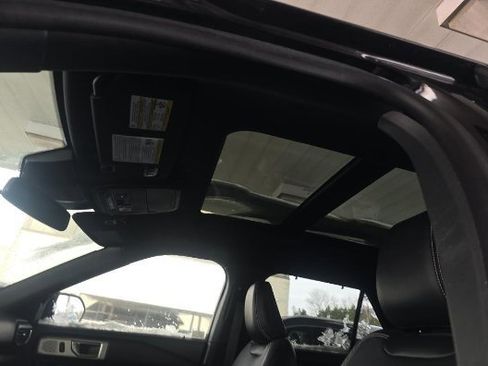 Used 2021 Ford Explorer ST w/ ST Street Pack image 9