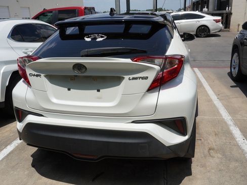 Used 2020 Toyota C-HR Limited FWD image 6