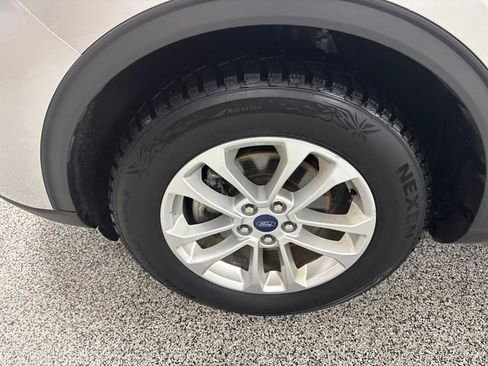 Used 2020 Ford Escape SE image 14