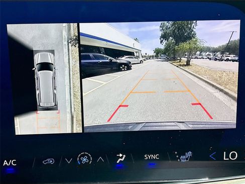 Used 2025 Chevrolet Suburban Z71 AWD/4WD image 14