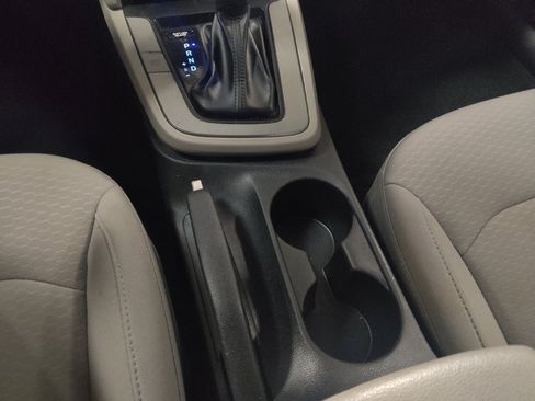Used 2019 Hyundai Elantra SEL FWD image 26