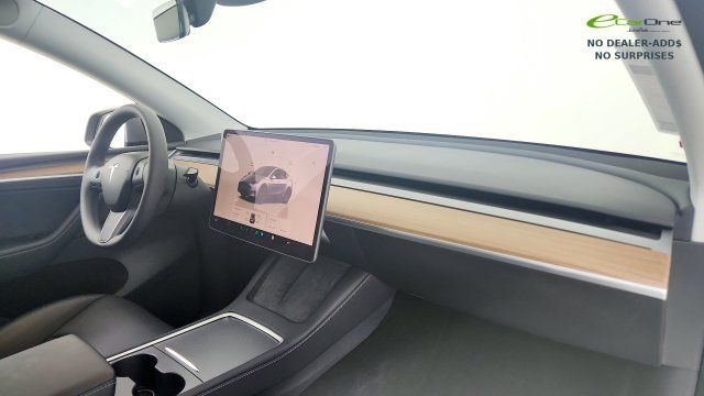 Used 2025 Tesla Model Y Long Range RWD image 21