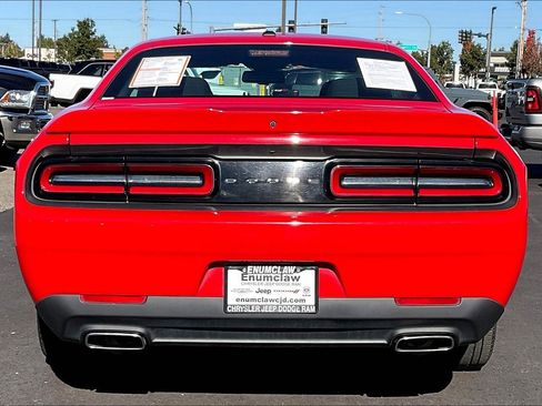 Certified 2022 Dodge Challenger SXT image 4