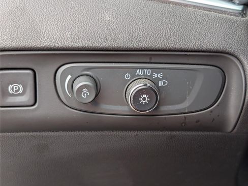 Used 2019 Buick Enclave Essence AWD/4WD image 24