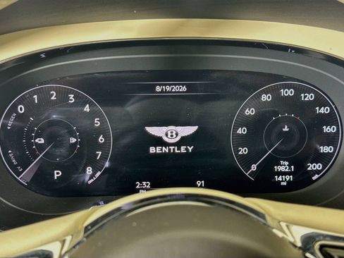 Certified 2023 Bentley Bentayga Plug-In Hybrid AWD/4WD image 13