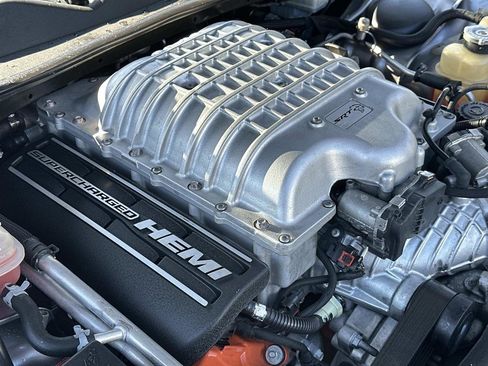 Used 2016 Dodge Challenger SRT Hellcat image 27