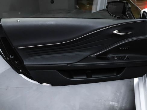 Used 2024 Lexus LC 500 Convertible image 29