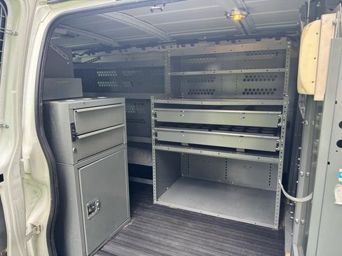 Used 2013 Chevrolet Express 2500 RWD image 29