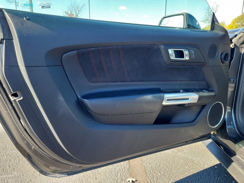 Used 2017 Ford Mustang GT Premium image 9