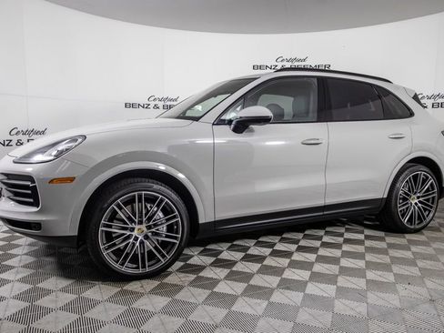 Used 2023 Porsche Cayenne image 10