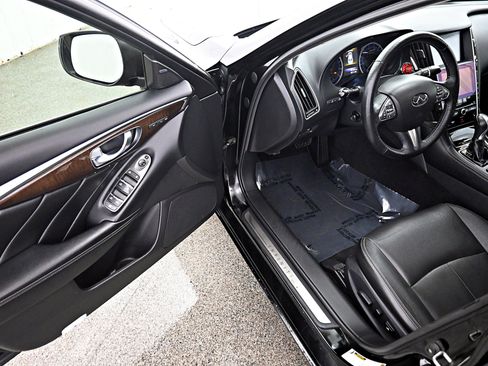 Used 2016 INFINITI Q50 3.0t Premium image 3