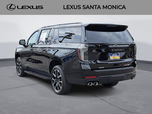 Used 2026 Chevrolet Suburban RST w/ Comfort Package RWD image 7