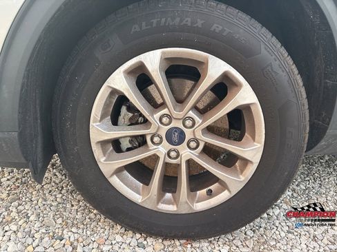 Used 2022 Ford Escape SE image 20