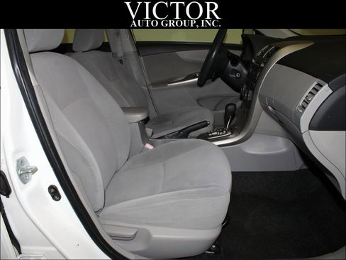 Used 2011 Toyota Corolla LE image 29