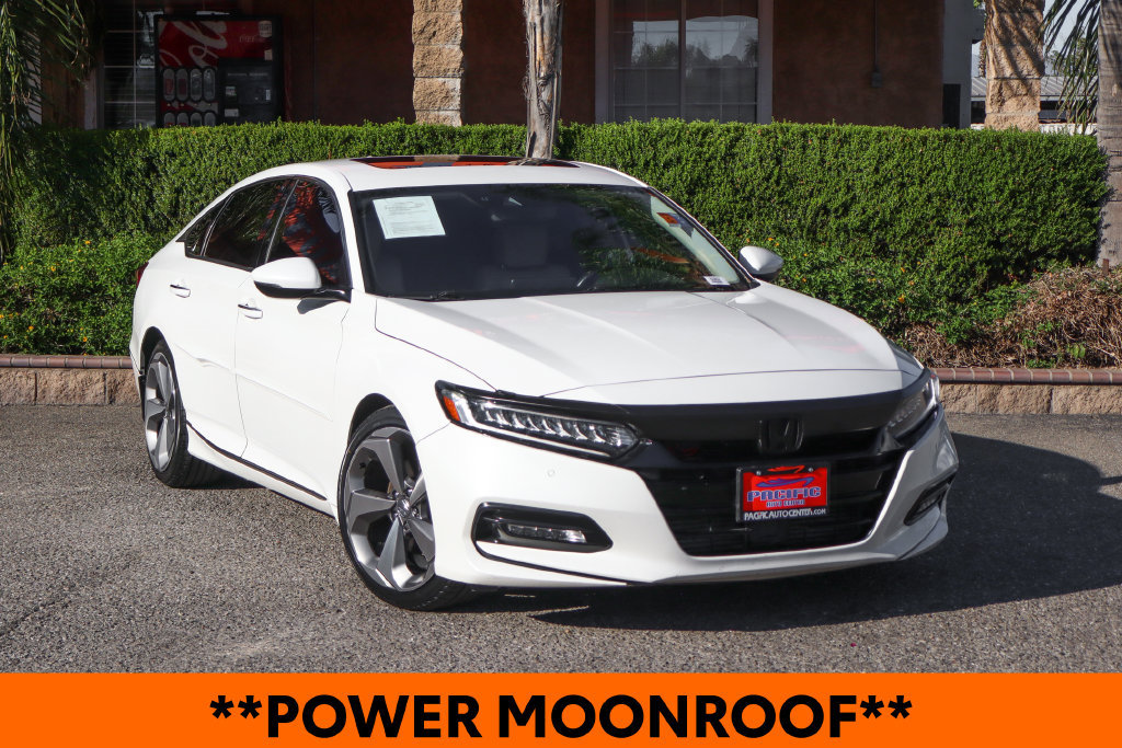 Used 2018 Honda Accord Touring image 2