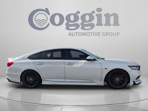Used 2019 Honda Accord Touring image 7
