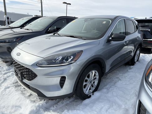 Used 2022 Ford Escape SE w/ Cold Weather Package image 4