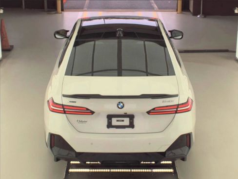Used 2024 BMW 540i xDrive w/ Executive Package AWD/4WD image 6