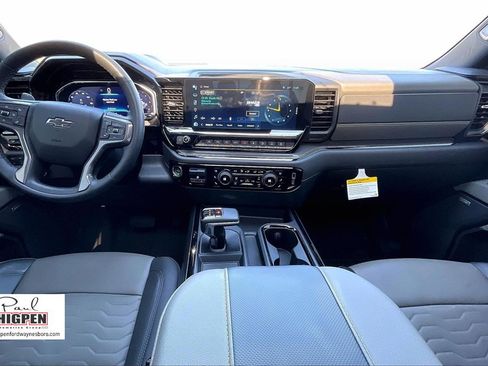 Used 2025 Chevrolet Silverado 1500 ZR2 w/ Technology Package image 15