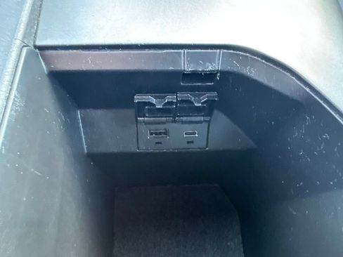Used 2024 Toyota Camry SE FWD image 26