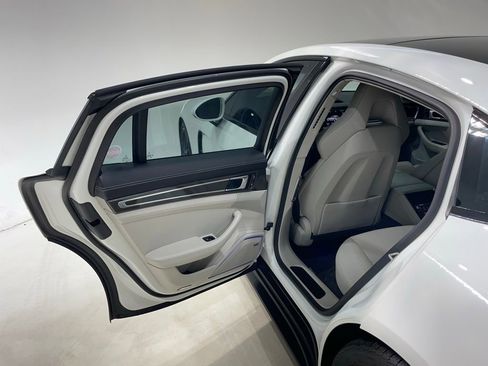 Used 2020 Porsche Panamera GTS image 18